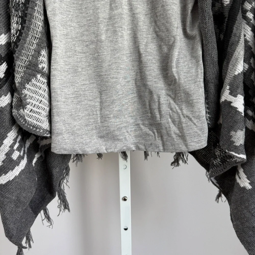 Belle Du‎ Jour Girls Gray Tank Top & Hooded Sweater Cardigan Set - M